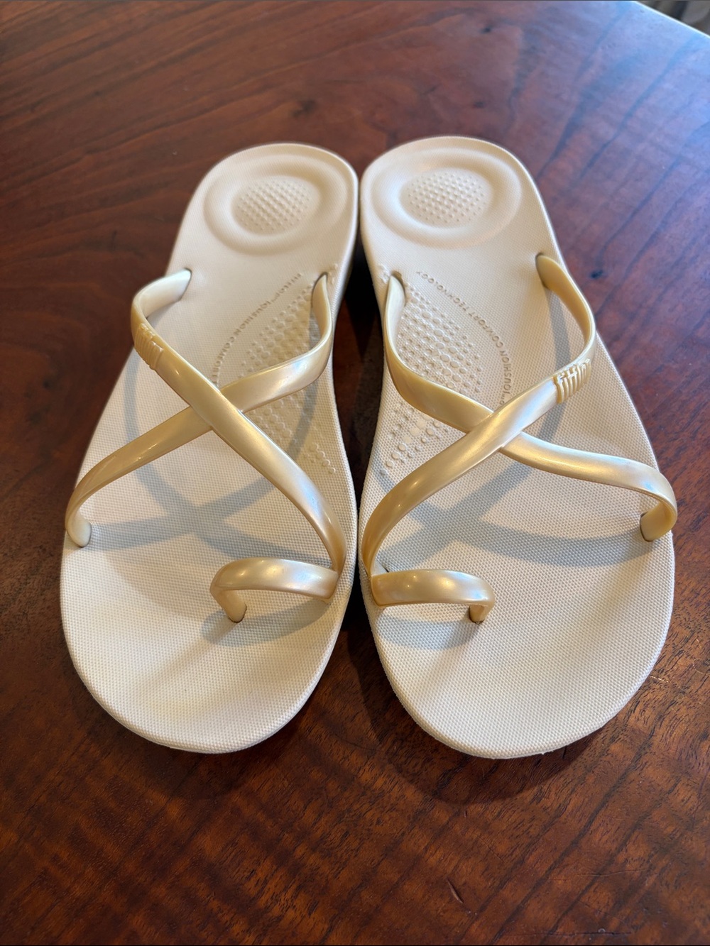 Fitflop iQushion Wave flip flops
